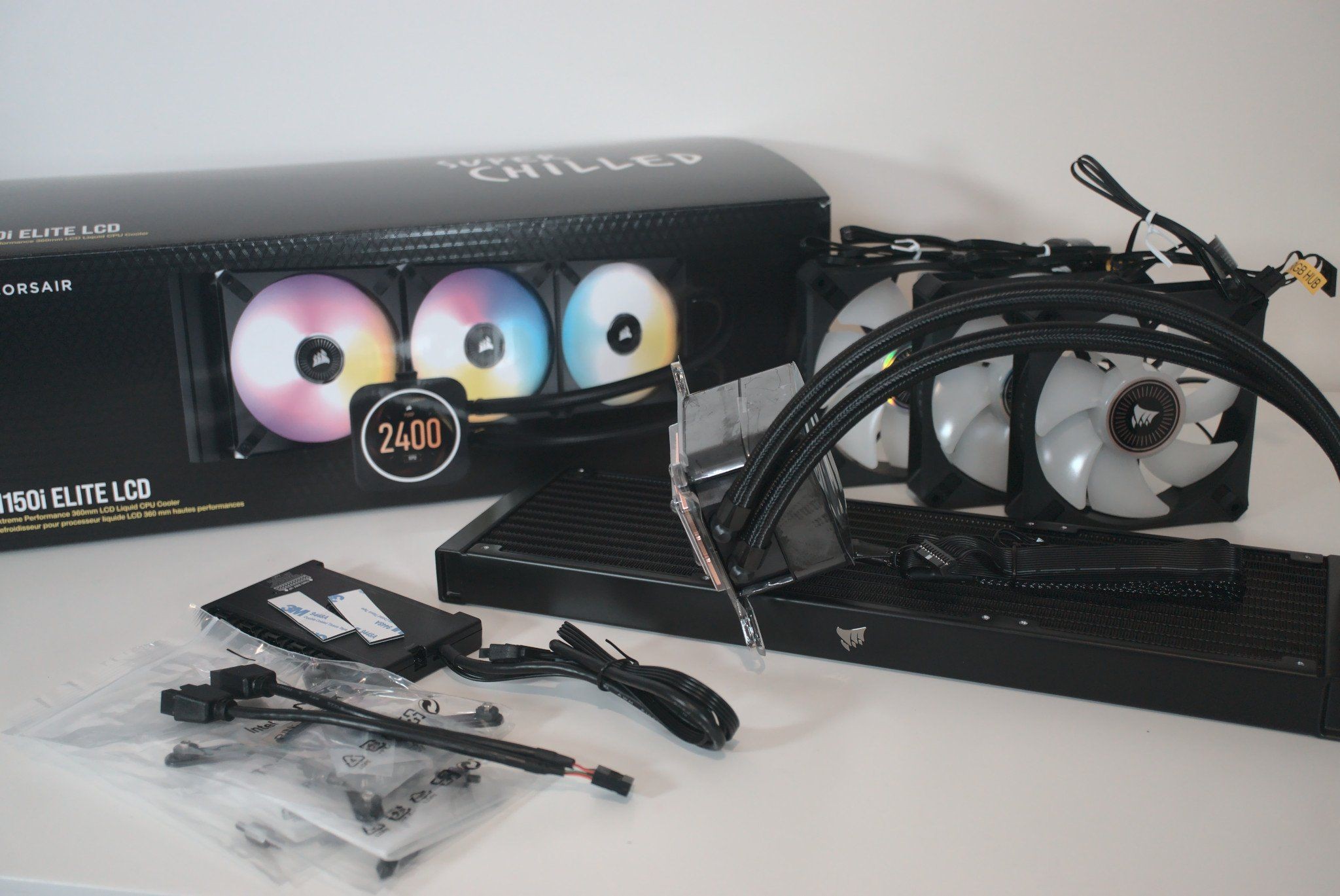 CORSAIR iCUE H150i ELITE LCD Display Liquid CPU Cooler