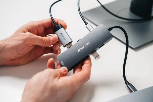VERBATIM USB-C PRO MULTIPORT HUB 8 PORT CMH-08