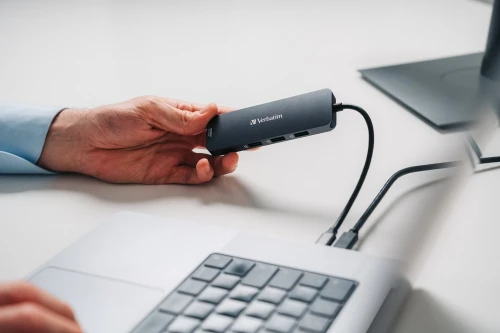 VERBATIM USB-C PRO MULTIPORT HUB 8 PORT CMH-08