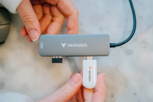 VERBATIM USB-C ESSENTIALS MULTIPORT HUB 4 PORT