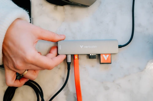 VERBATIM USB-C ESSENTIALS MULTIPORT HUB 7 PORT