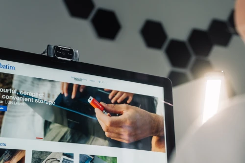 VERBATIM AWC-01 FULL HD 1080P AUTOFOCUS WEBCAM WITH MICROPHONE